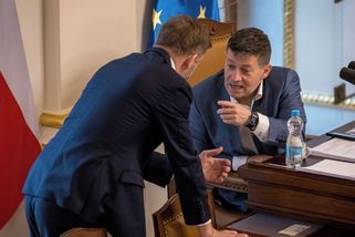 Vyhrocené jednání Sněmovny o poplatcích: „Jsme kousek od toho, aby lítaly facky“ - Seznam Zprávy
